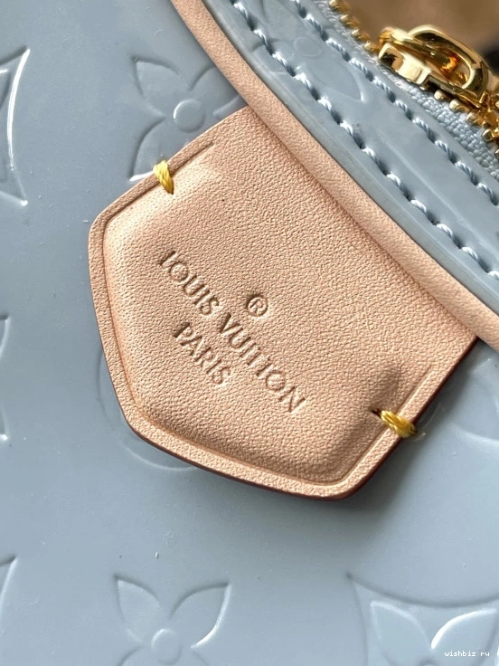 WIS Croissant LOUIS PM VUITTON 0303